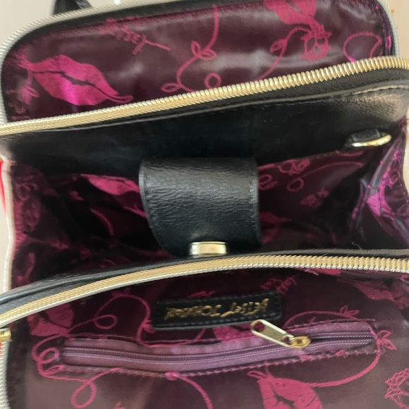 Betsy Johnson hand bag - Picture 5 of 8